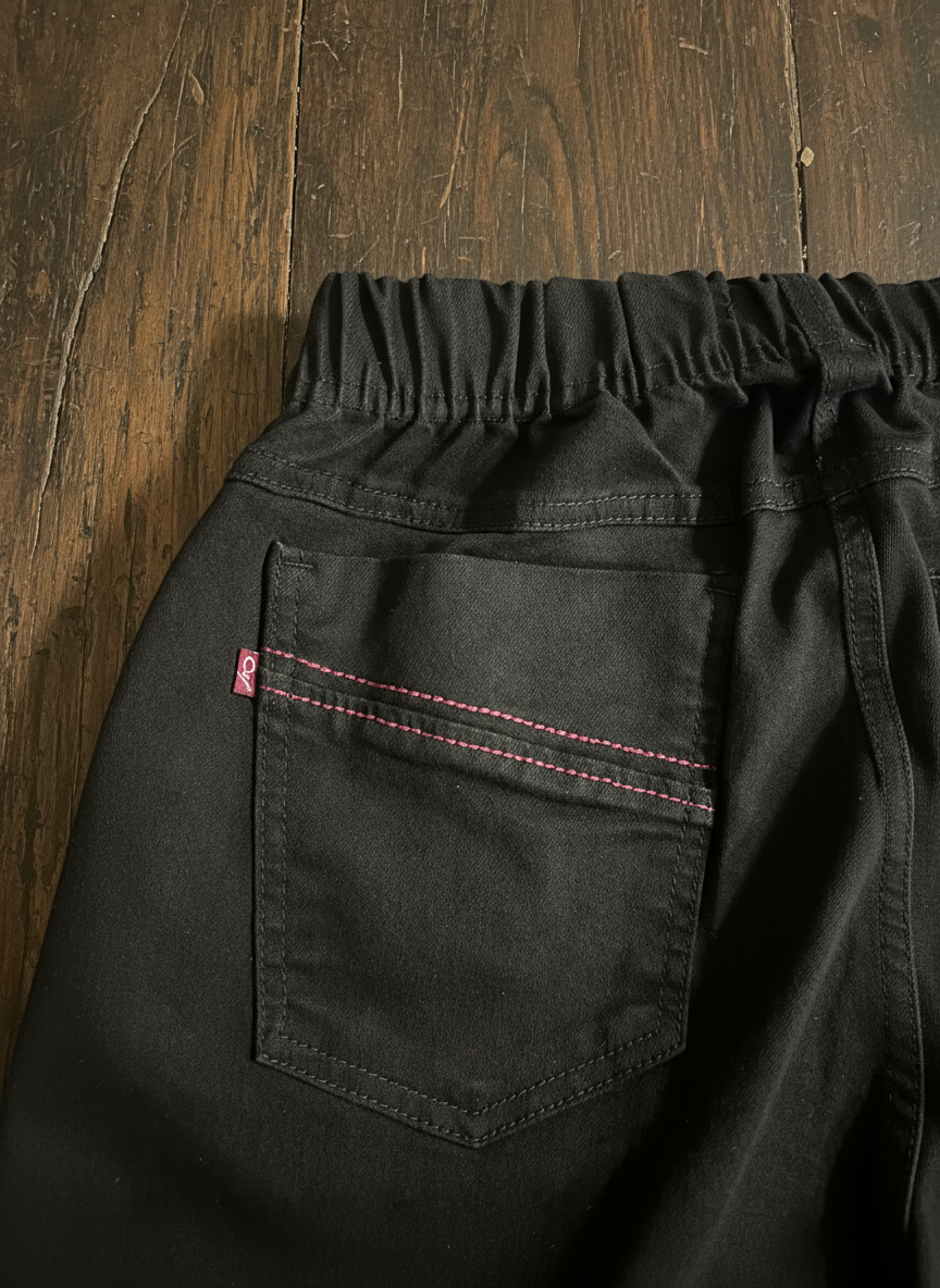 Trumpesni slim fit džinsai (Juodi)